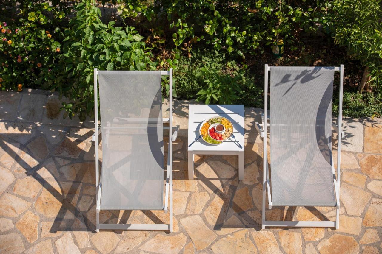 נידרי Zisis Suites מראה חיצוני תמונה